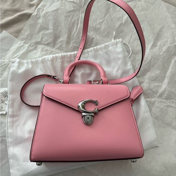 COACH Sammy 21 in glove tanned leather. - Picture 2 of 16